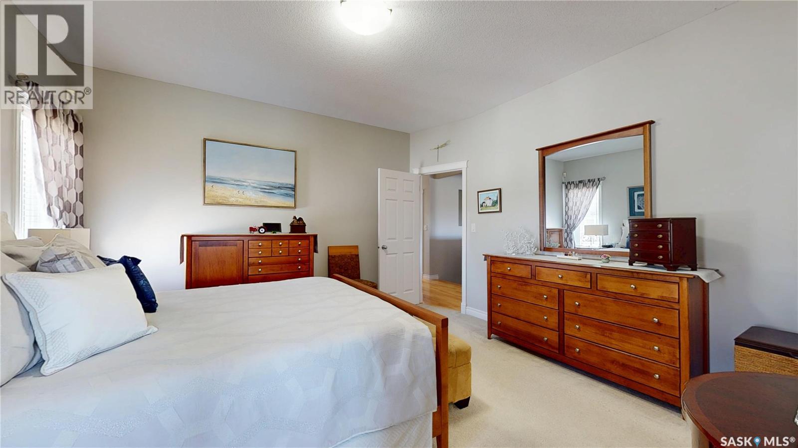 14 Woods CRESCENT - 16