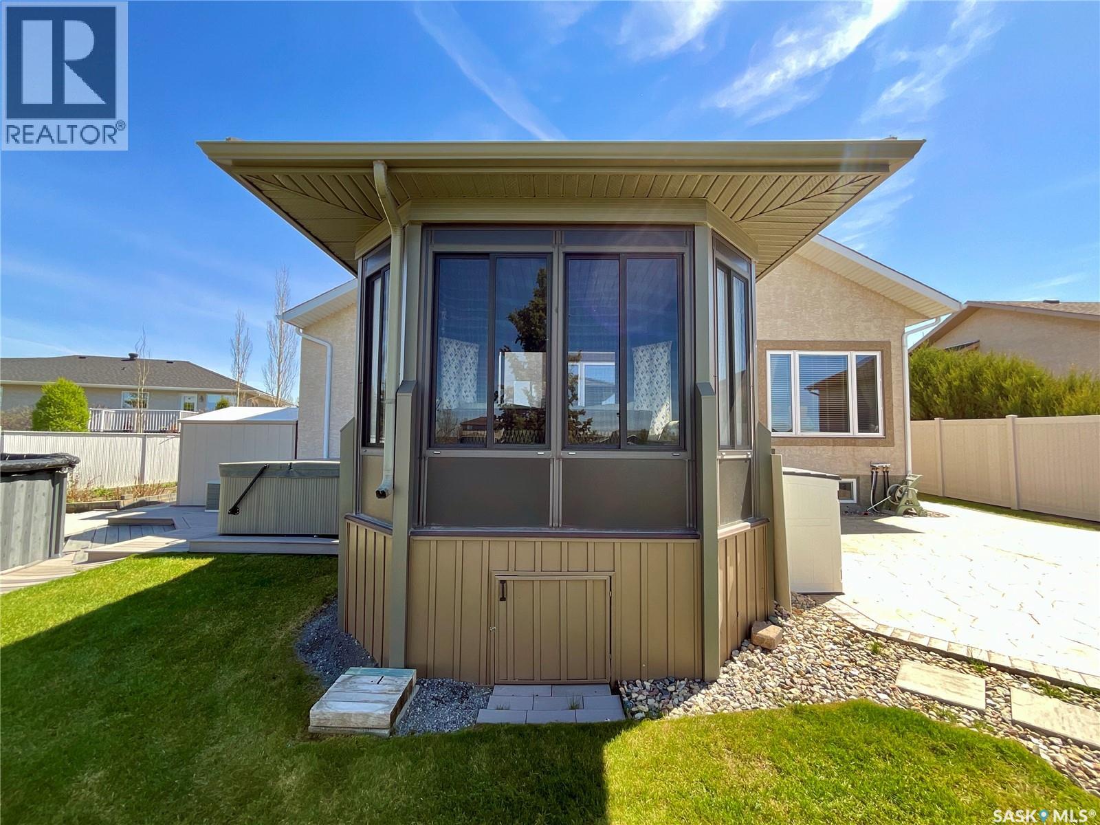 14 Woods CRESCENT - 46