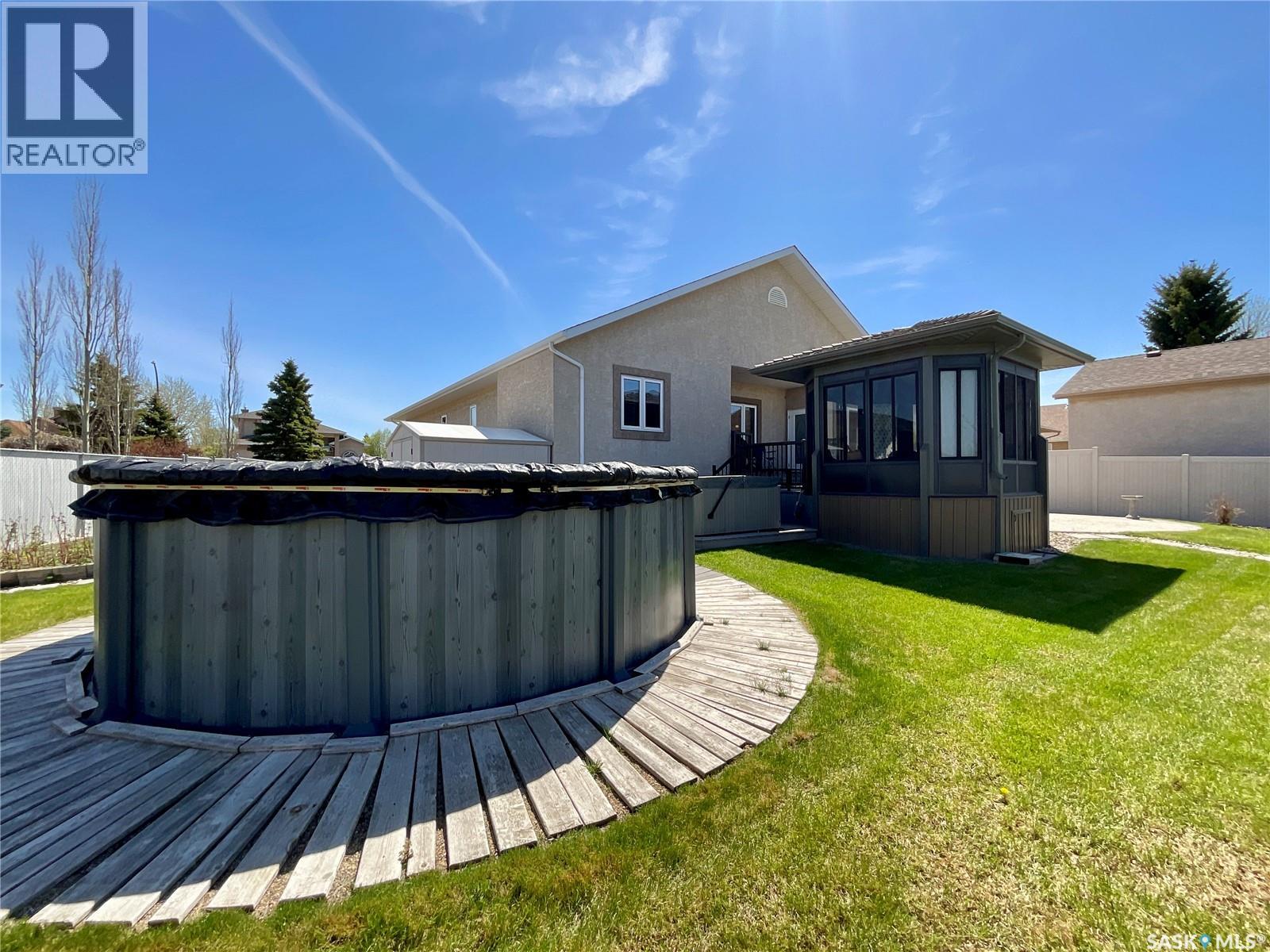 14 Woods CRESCENT - 48