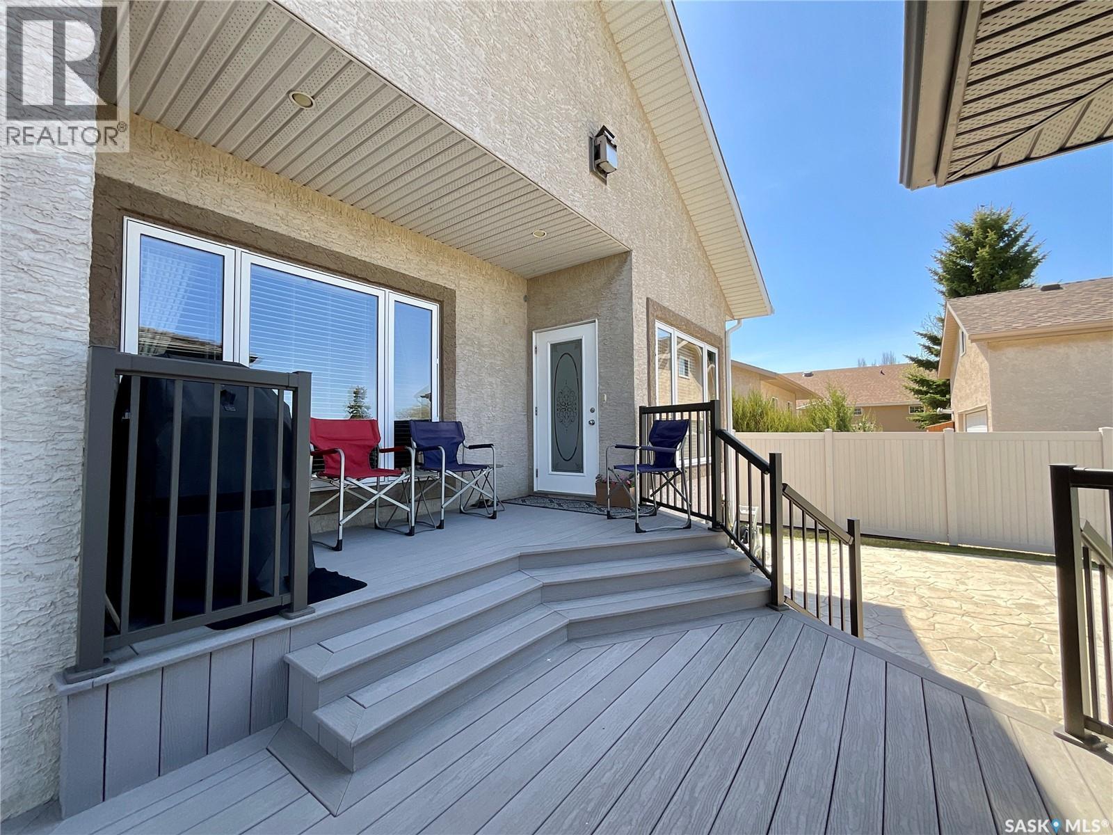 14 Woods CRESCENT - 52