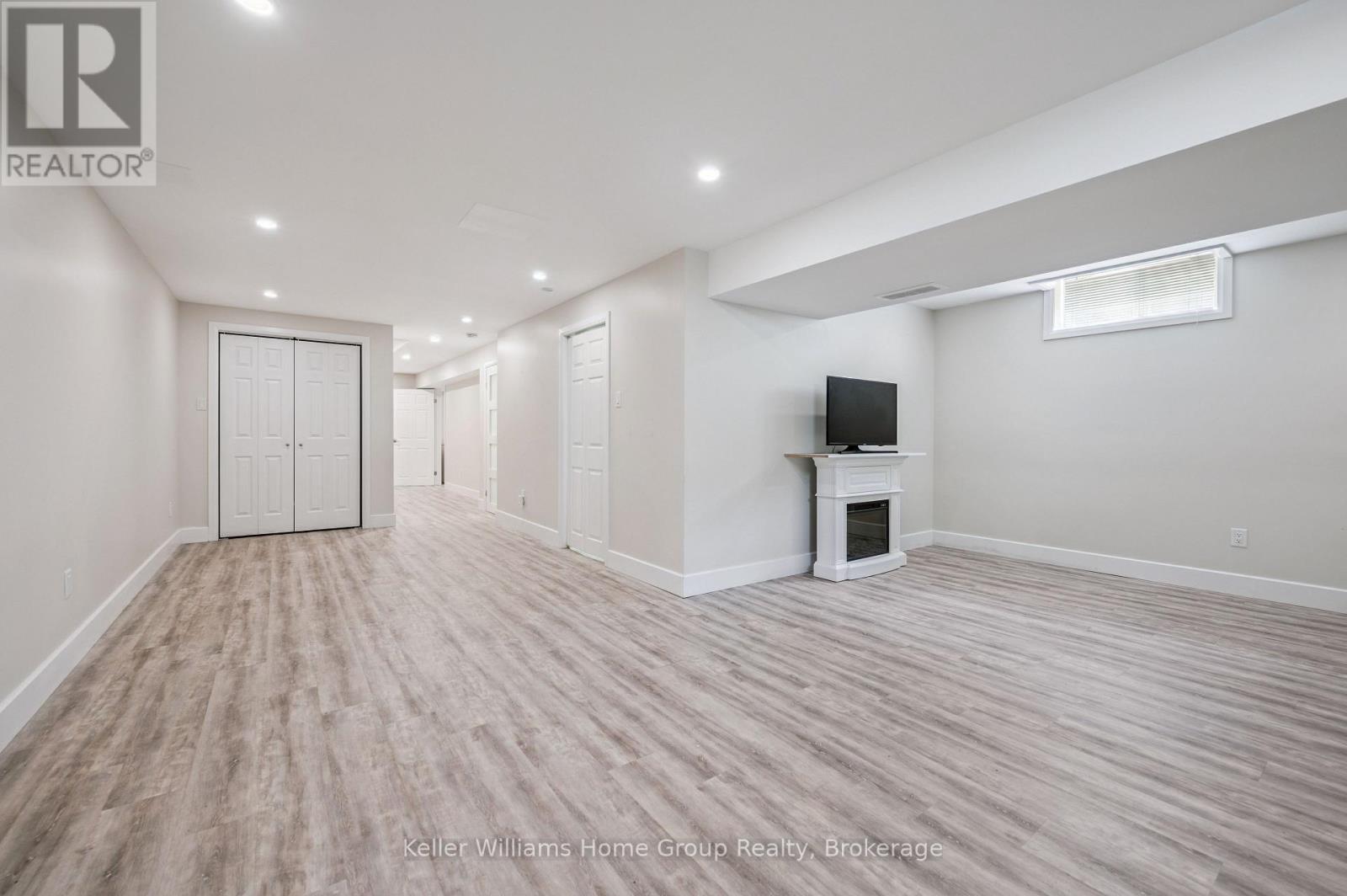 130 BELLAMY CRESCENT - 29