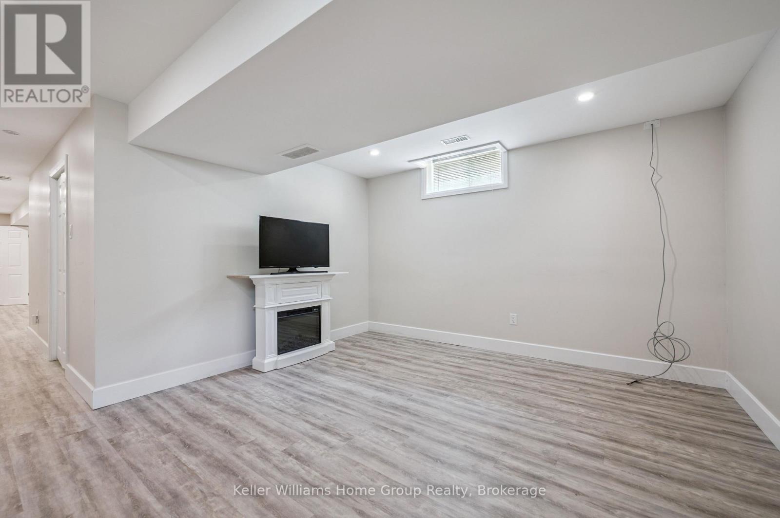 130 BELLAMY CRESCENT - 30