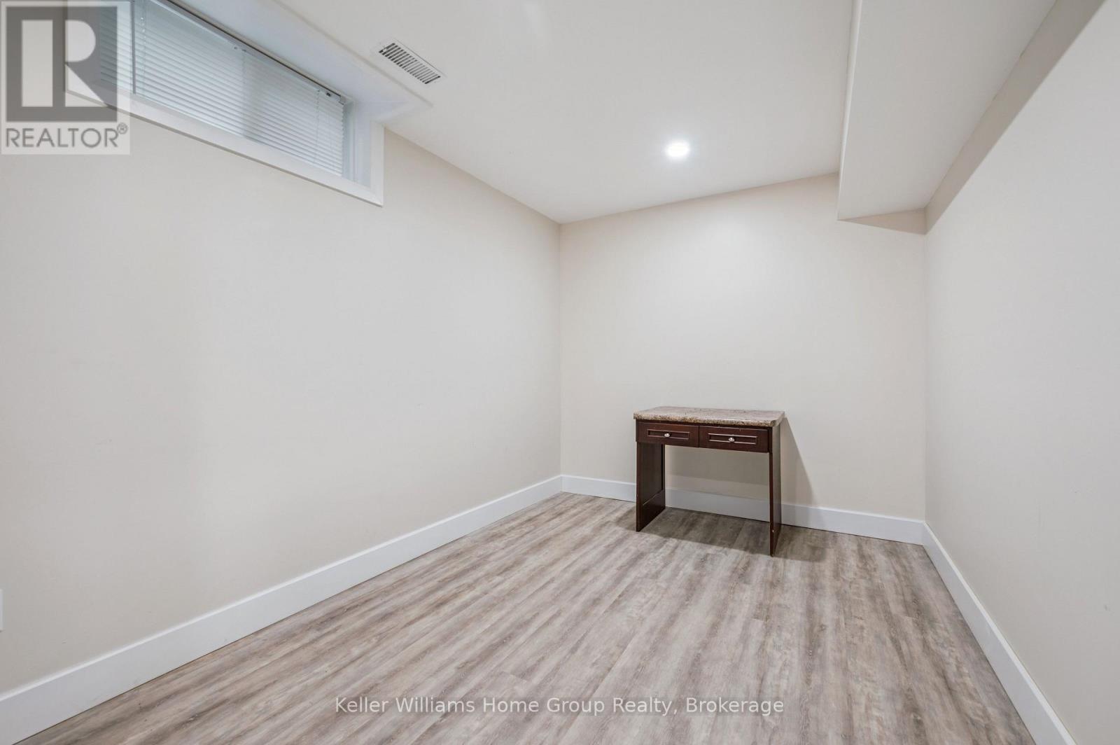 130 BELLAMY CRESCENT - 35