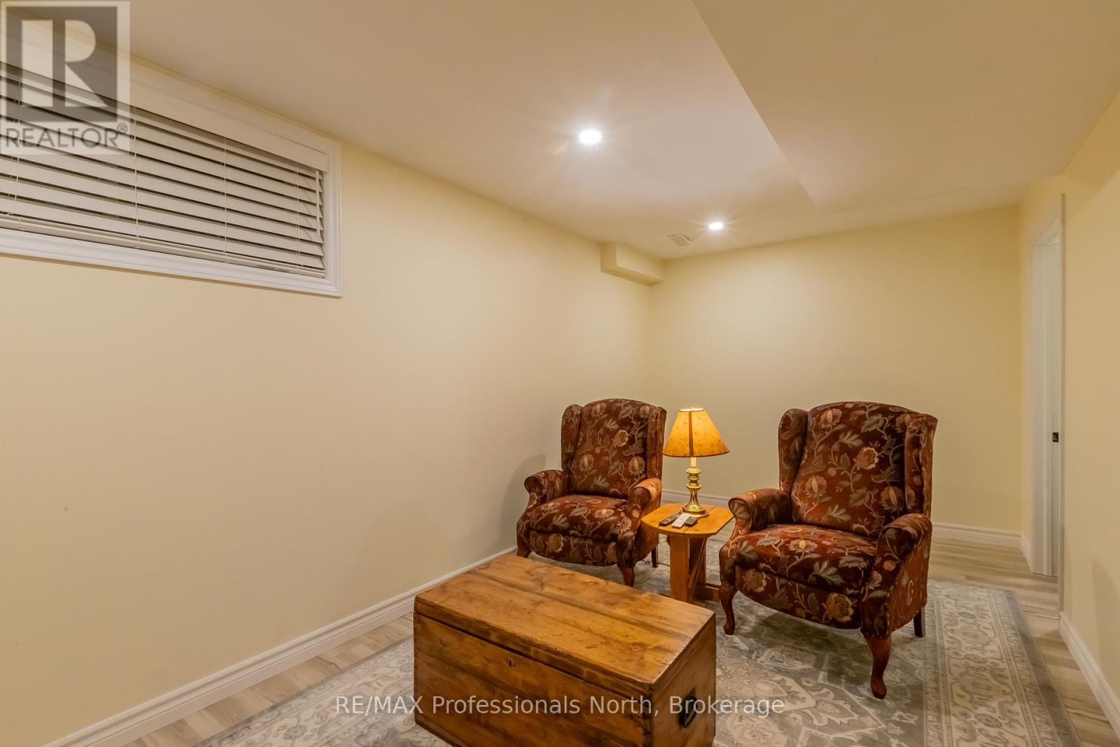 36 SPALDING CRESCENT - 50