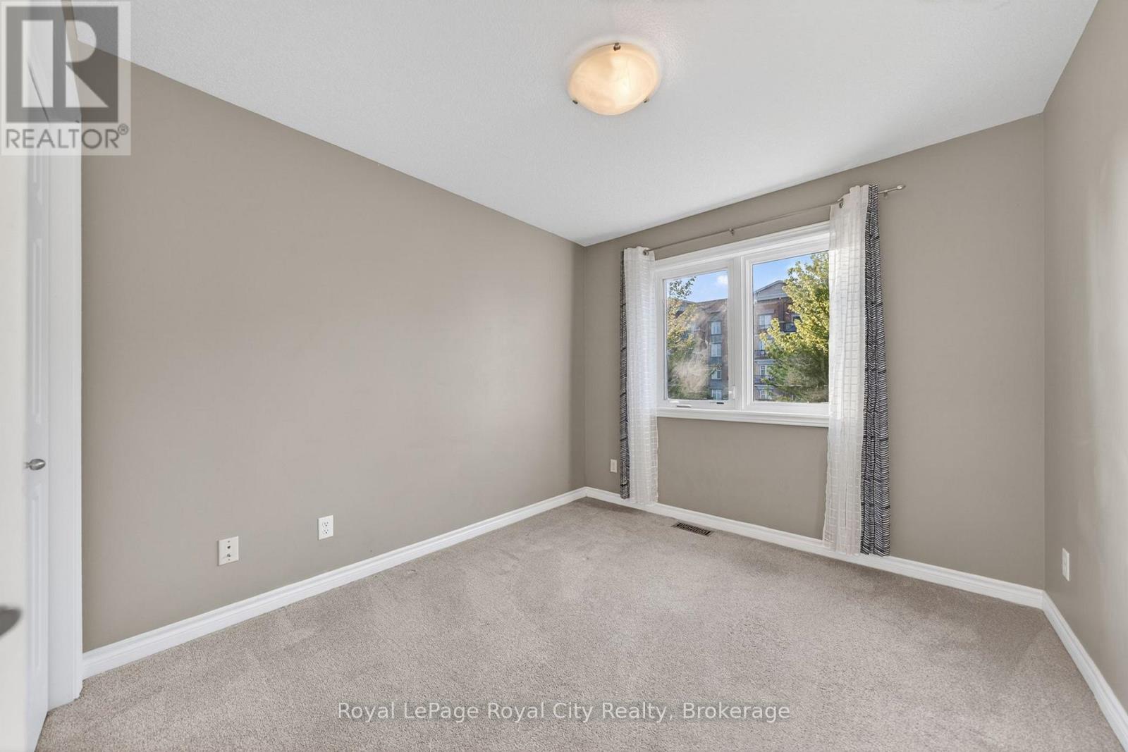 12 CLOUGH CRESCENT - 31
