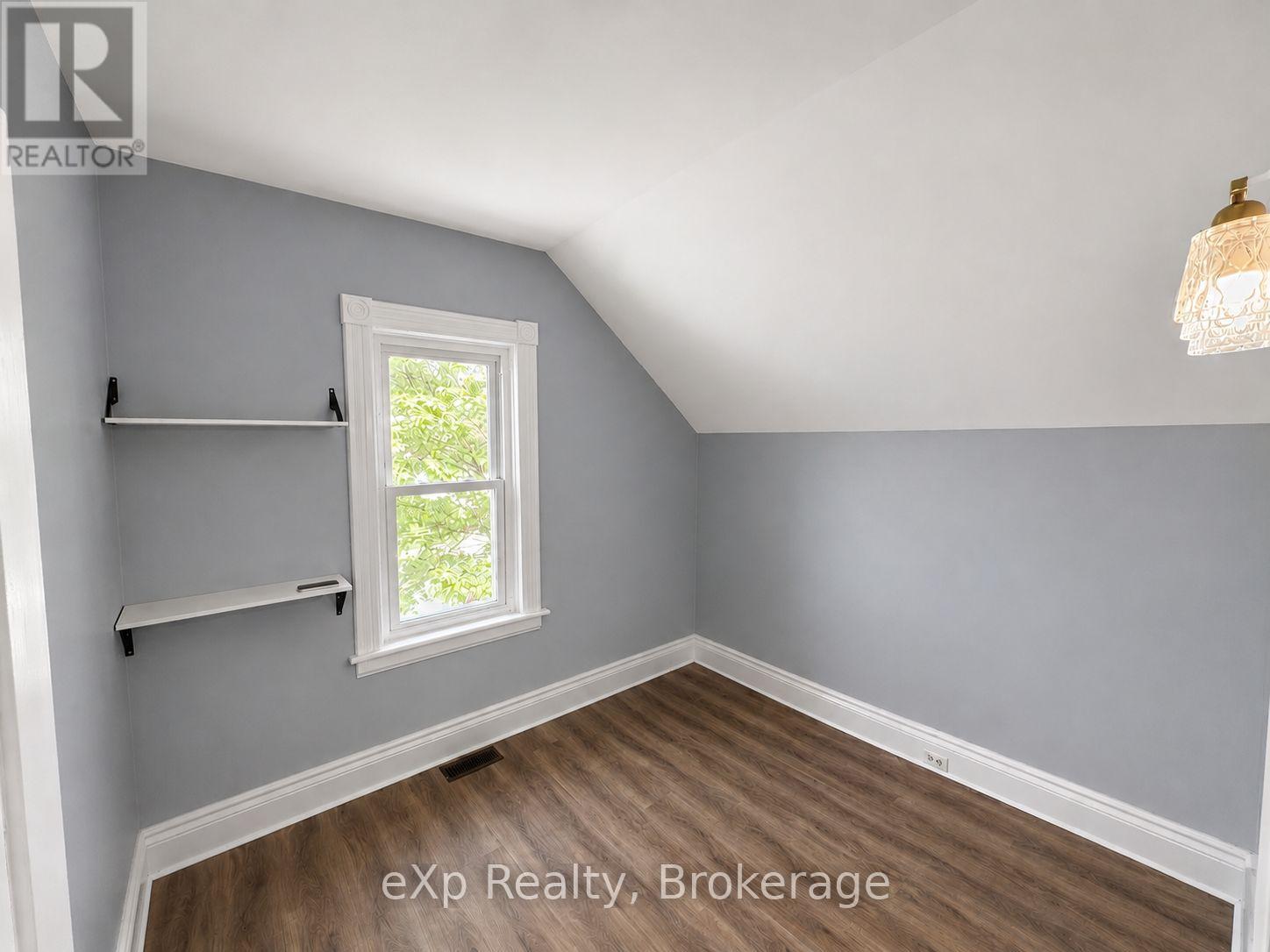 595 9TH STREET - 11