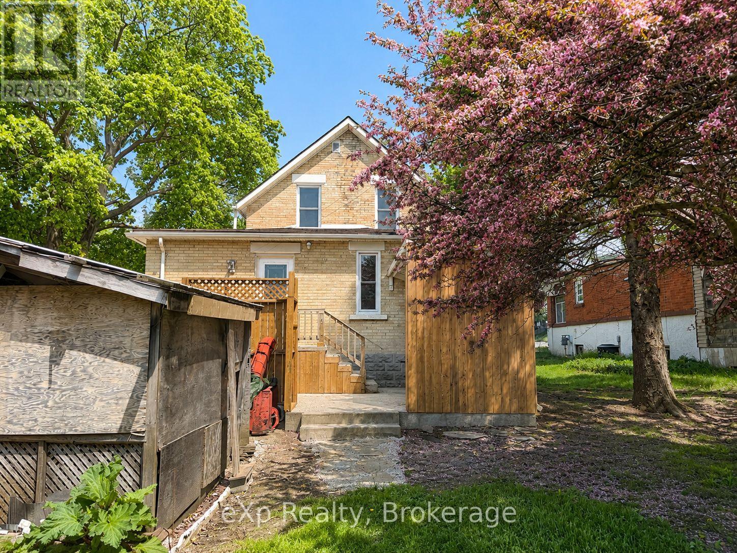 595 9TH STREET - 18