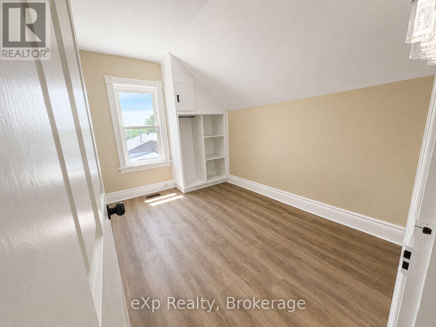 595 9TH STREET - 9