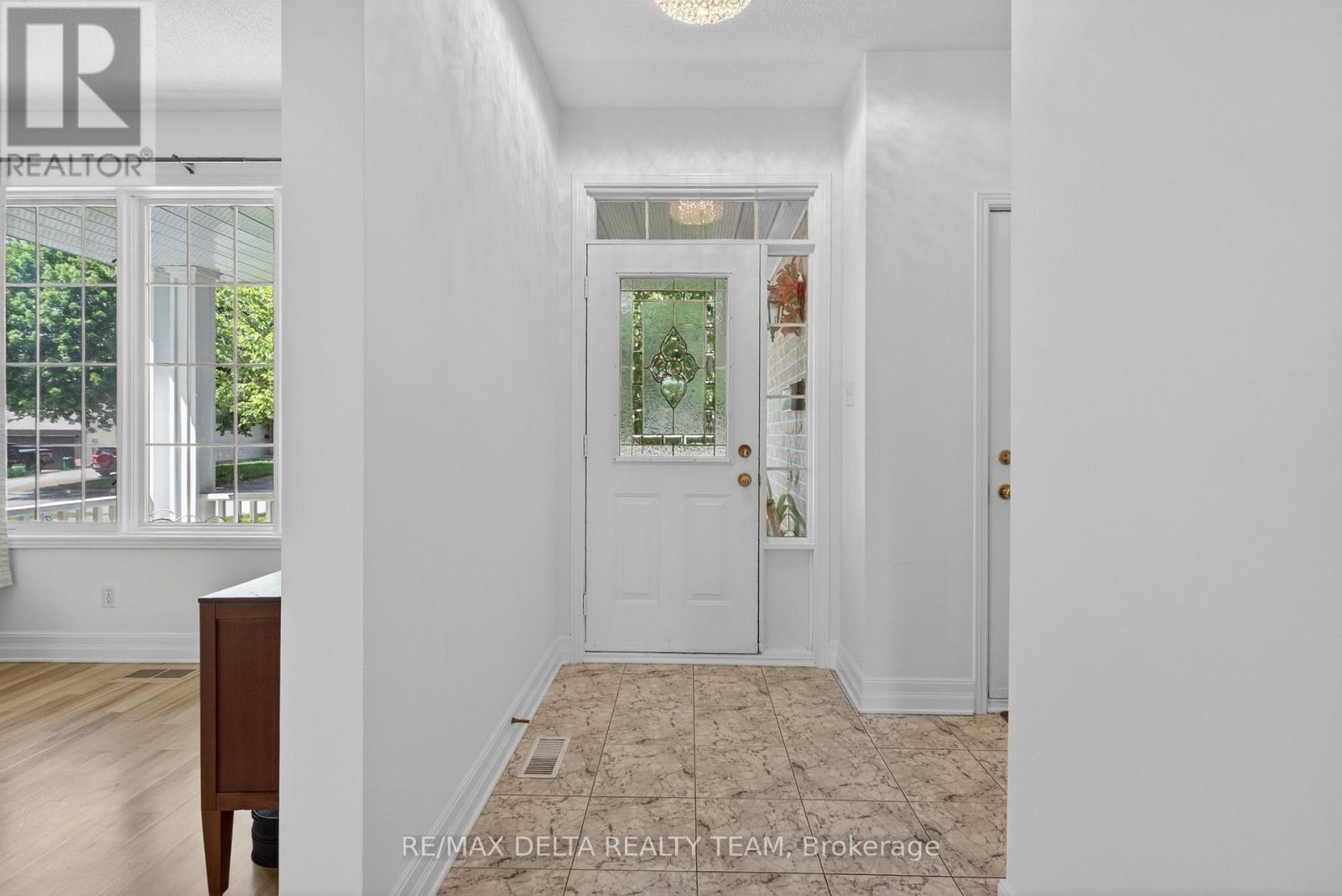 46 BIRCHFIELD AVE,  AVENUE - 11