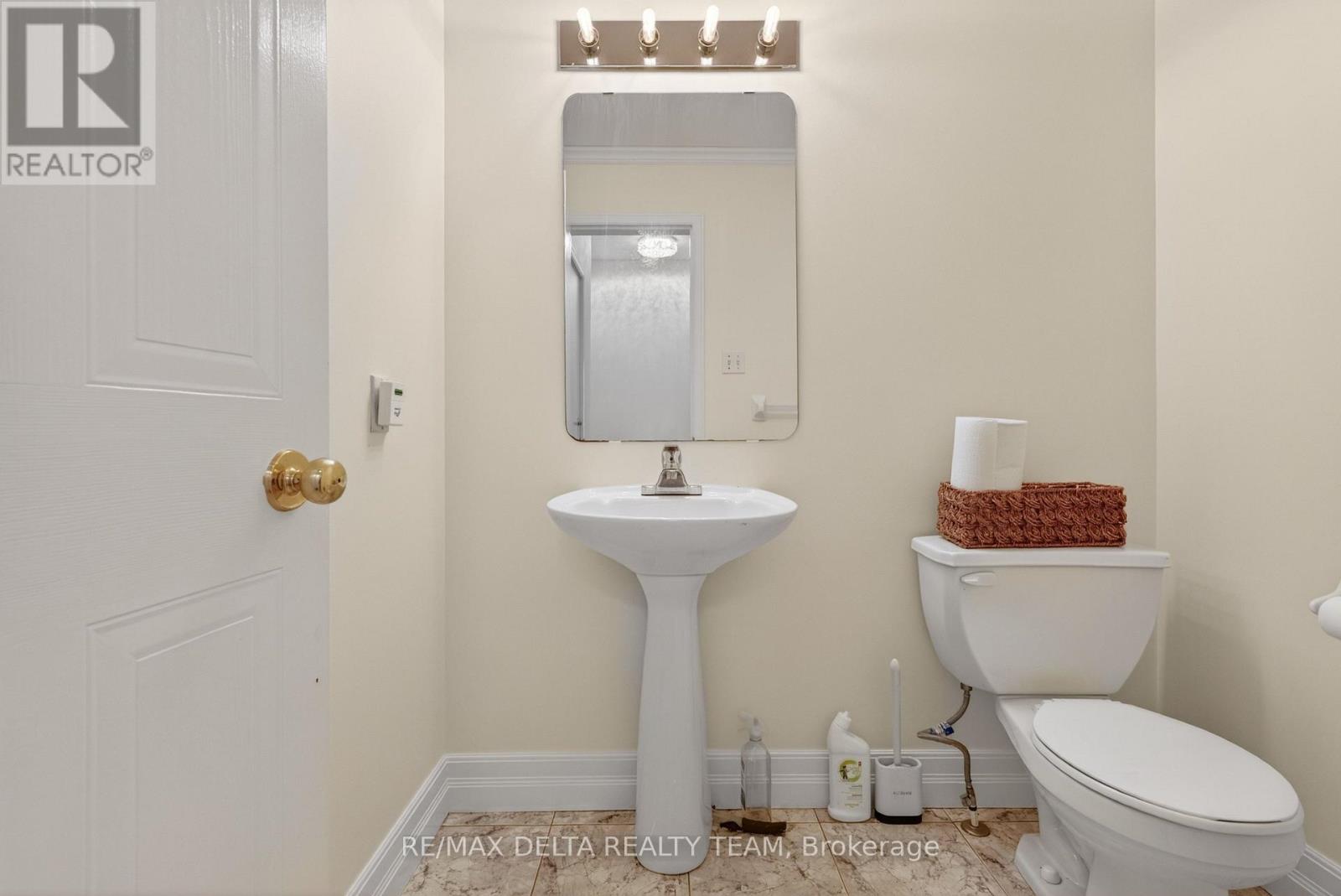 46 BIRCHFIELD AVE,  AVENUE - 18