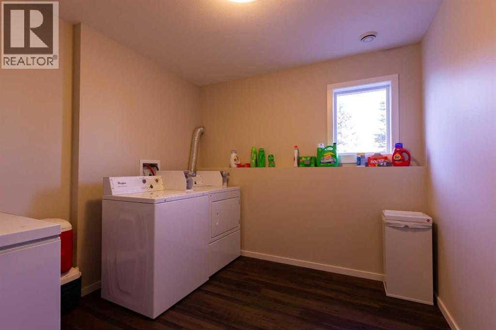 2931 28 Avenue S - 8