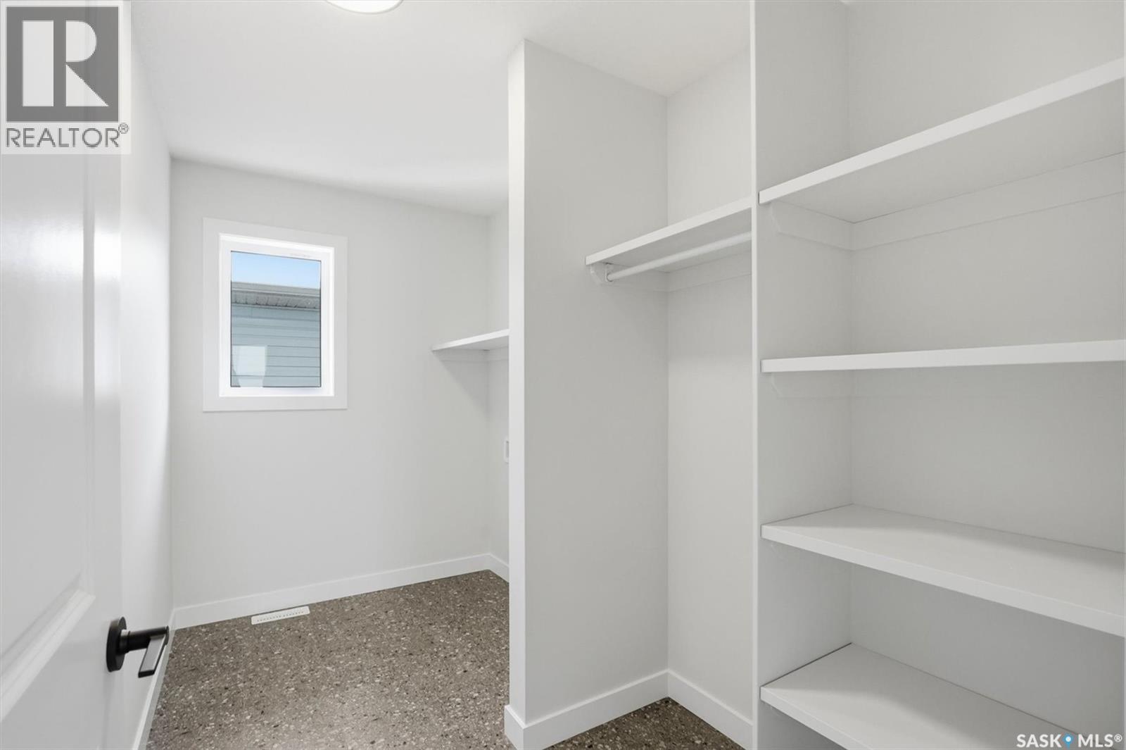 470 Cockcroft PLACE - 34