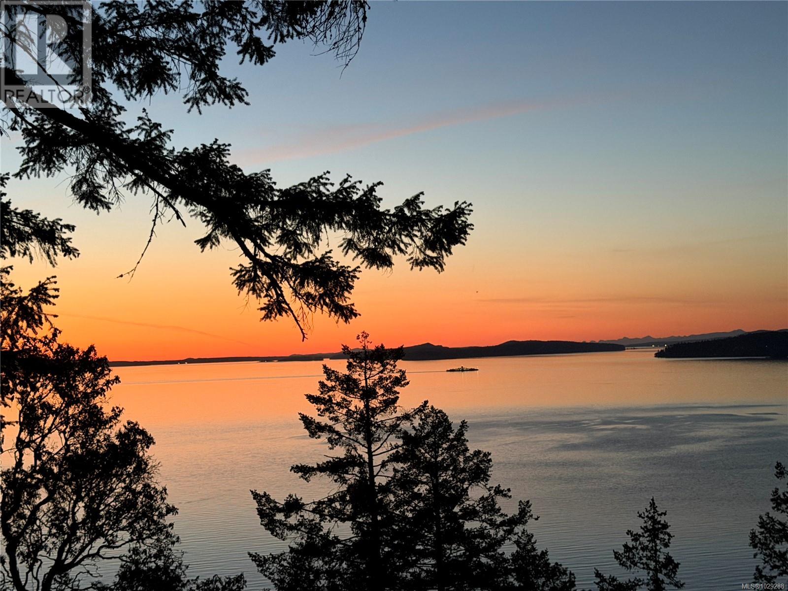  154 Narrows West Road, Salt Spring