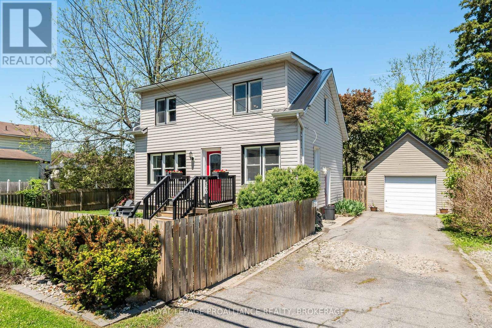 560 KING STREET W - 1