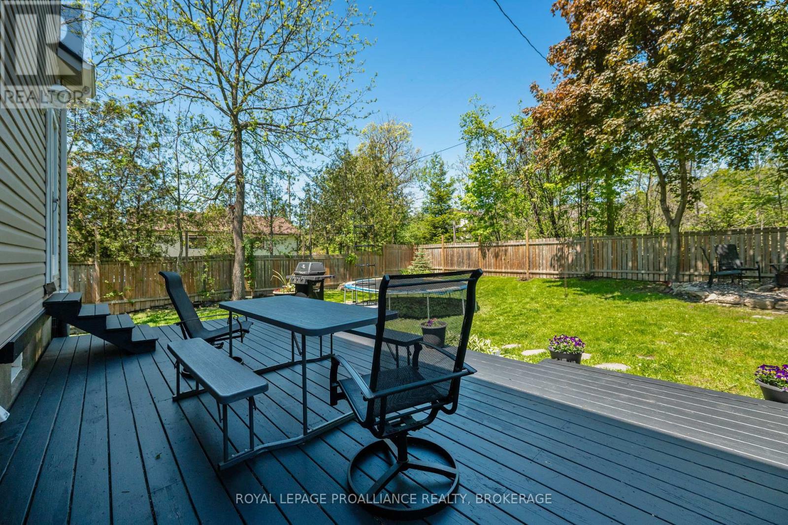 560 KING STREET W - 33