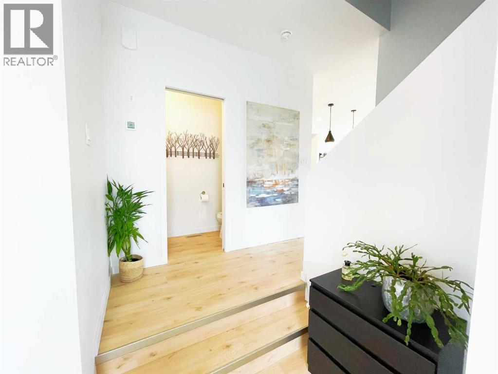 4310 28 Avenue S - 3