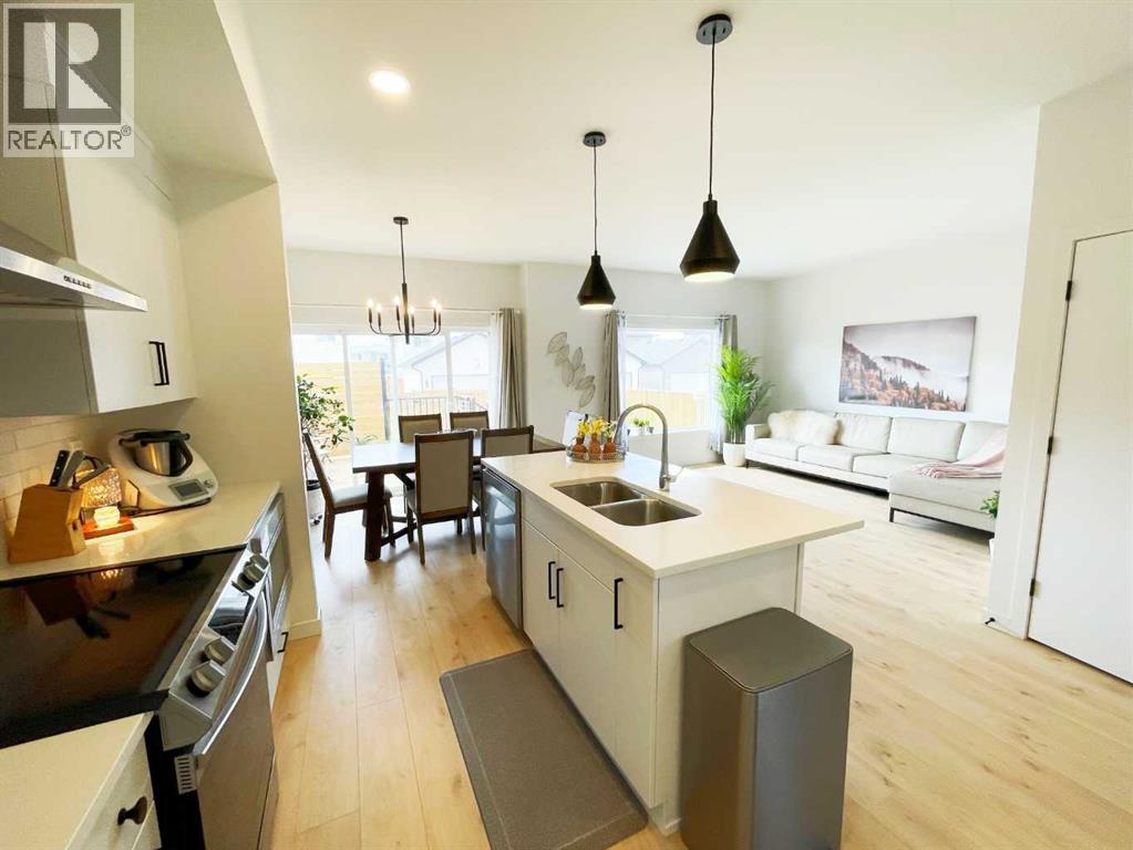 4310 28 Avenue S - 5
