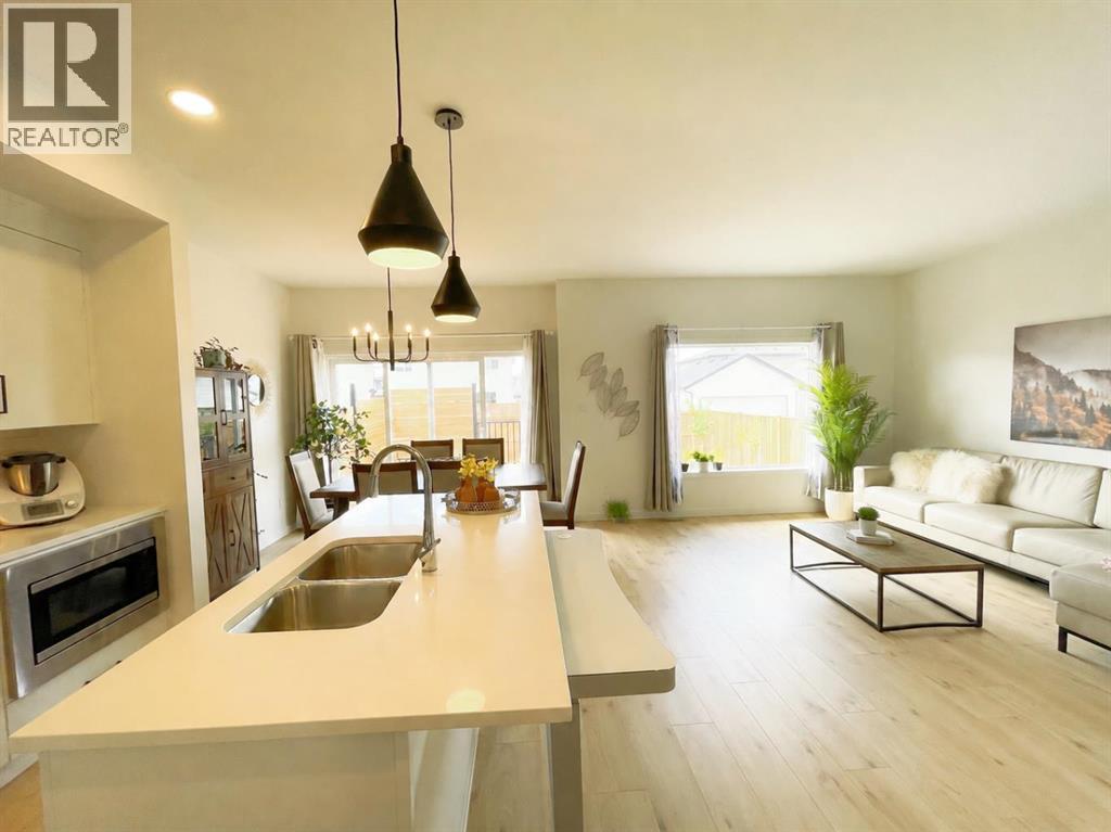 4310 28 Avenue S - 4