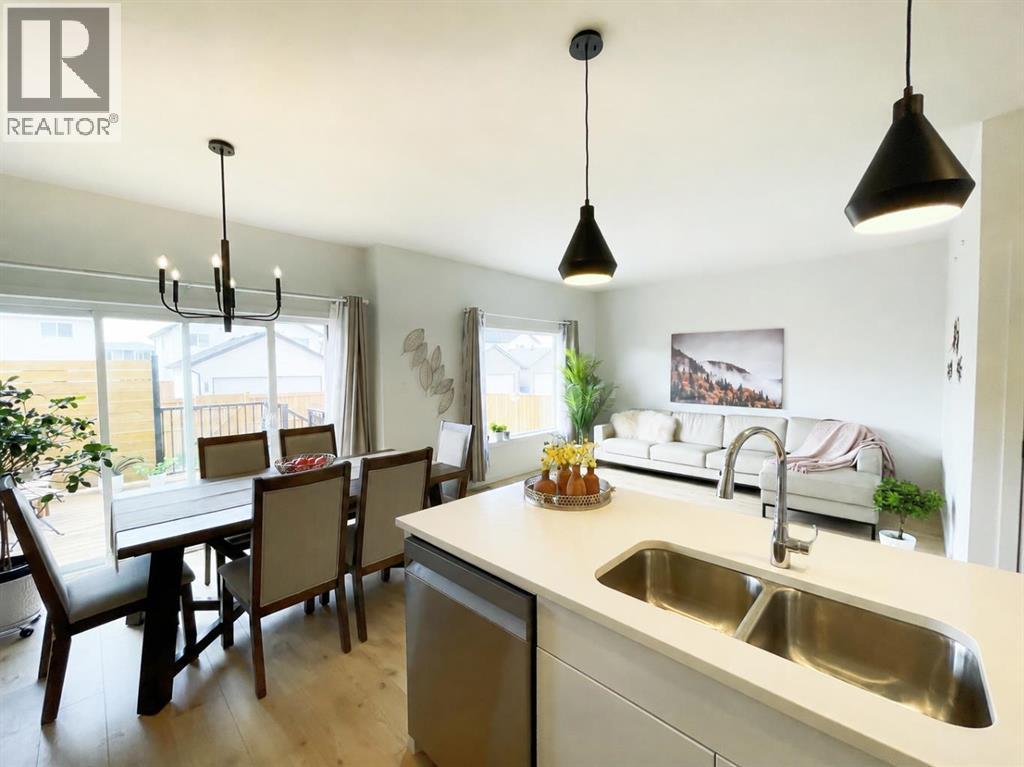 4310 28 Avenue S - 8