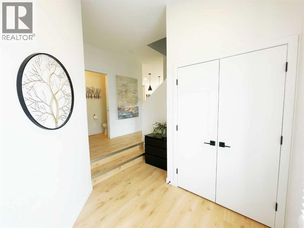 4310 28 Avenue S - 2