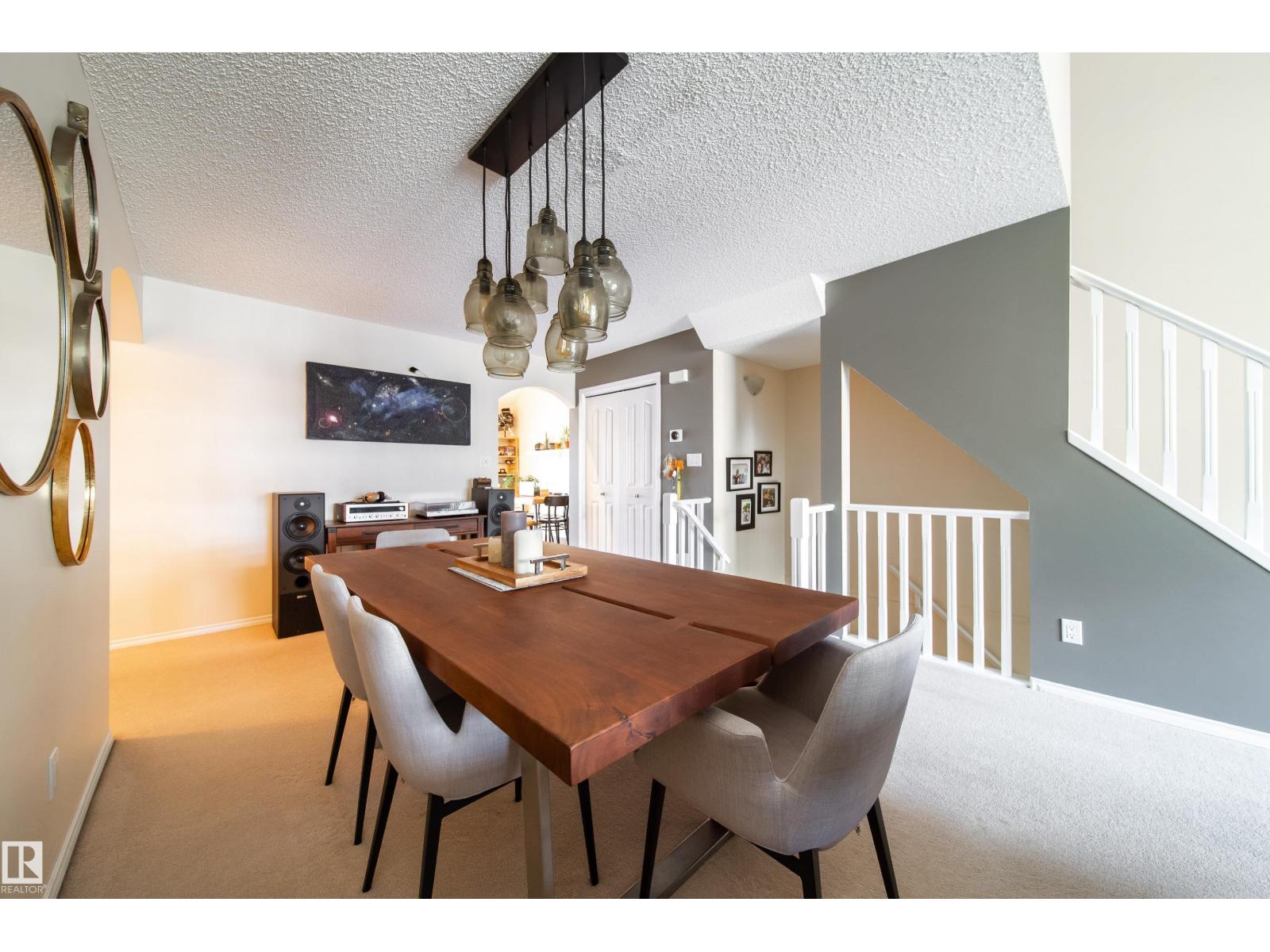 #11 10235 111 ST NW - 5