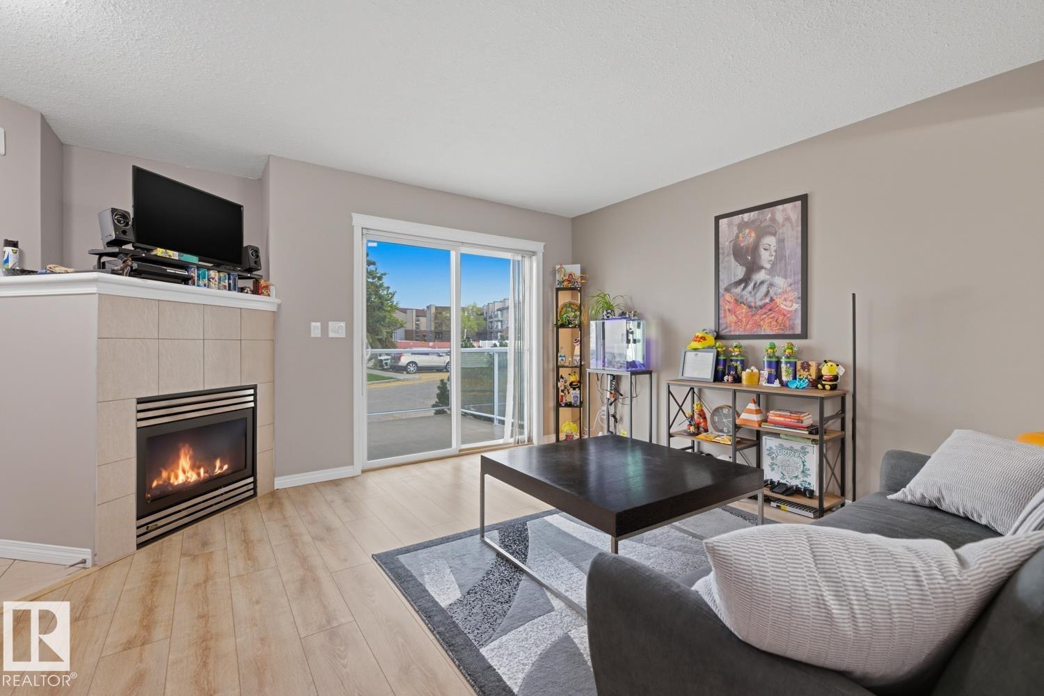 #6 2505 42 ST NW - 1