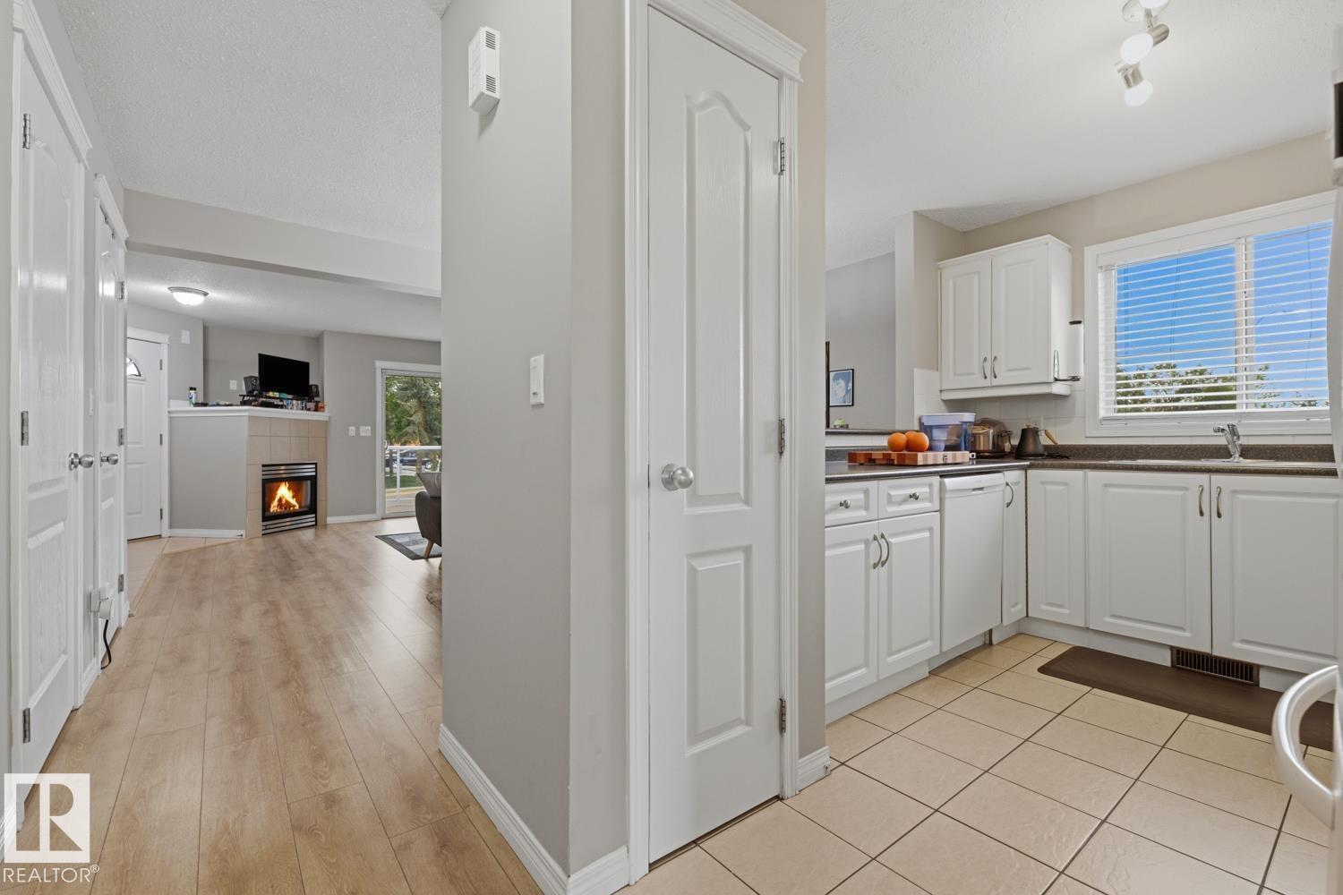 #6 2505 42 ST NW - 16