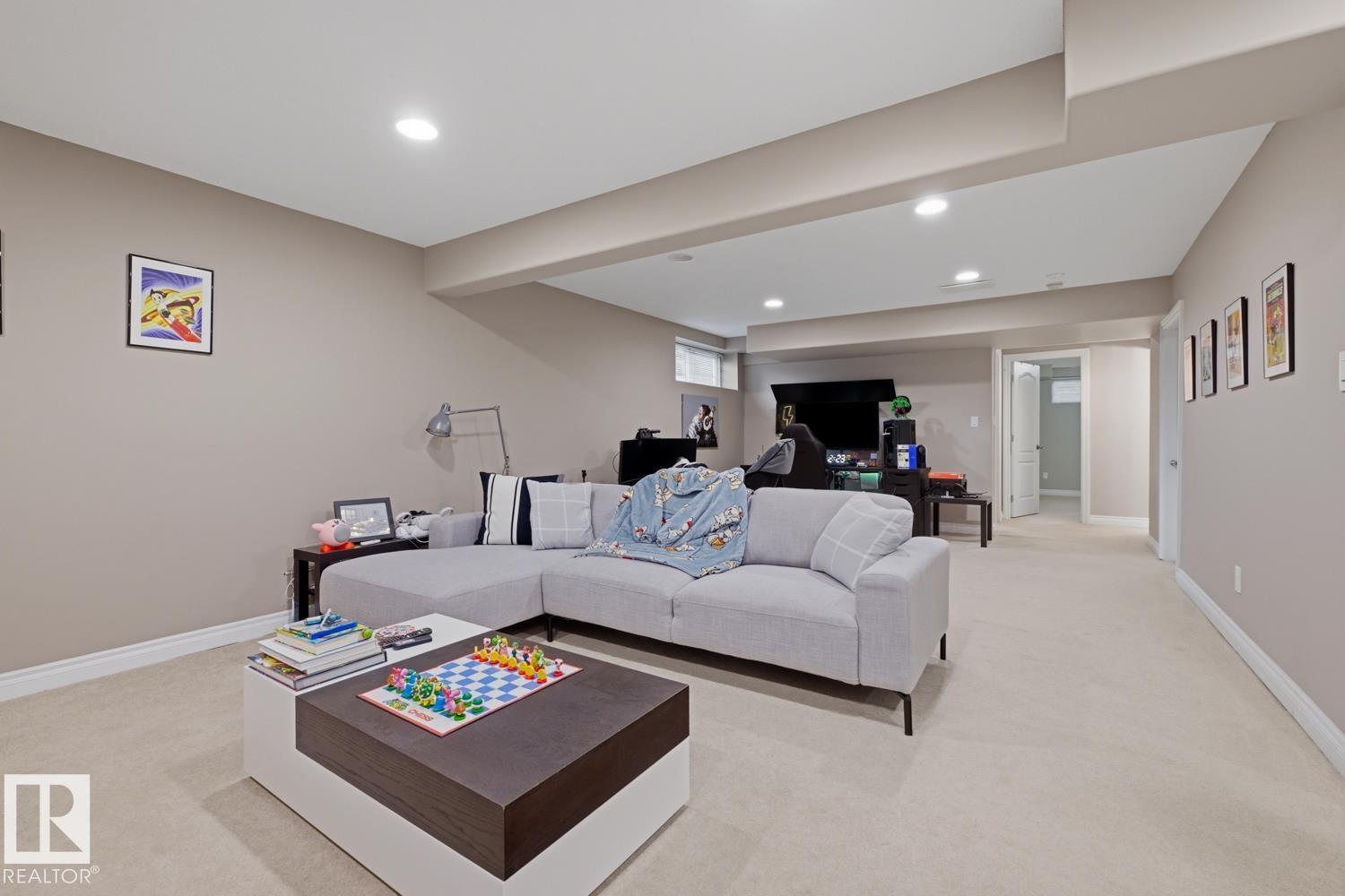#6 2505 42 ST NW - 26