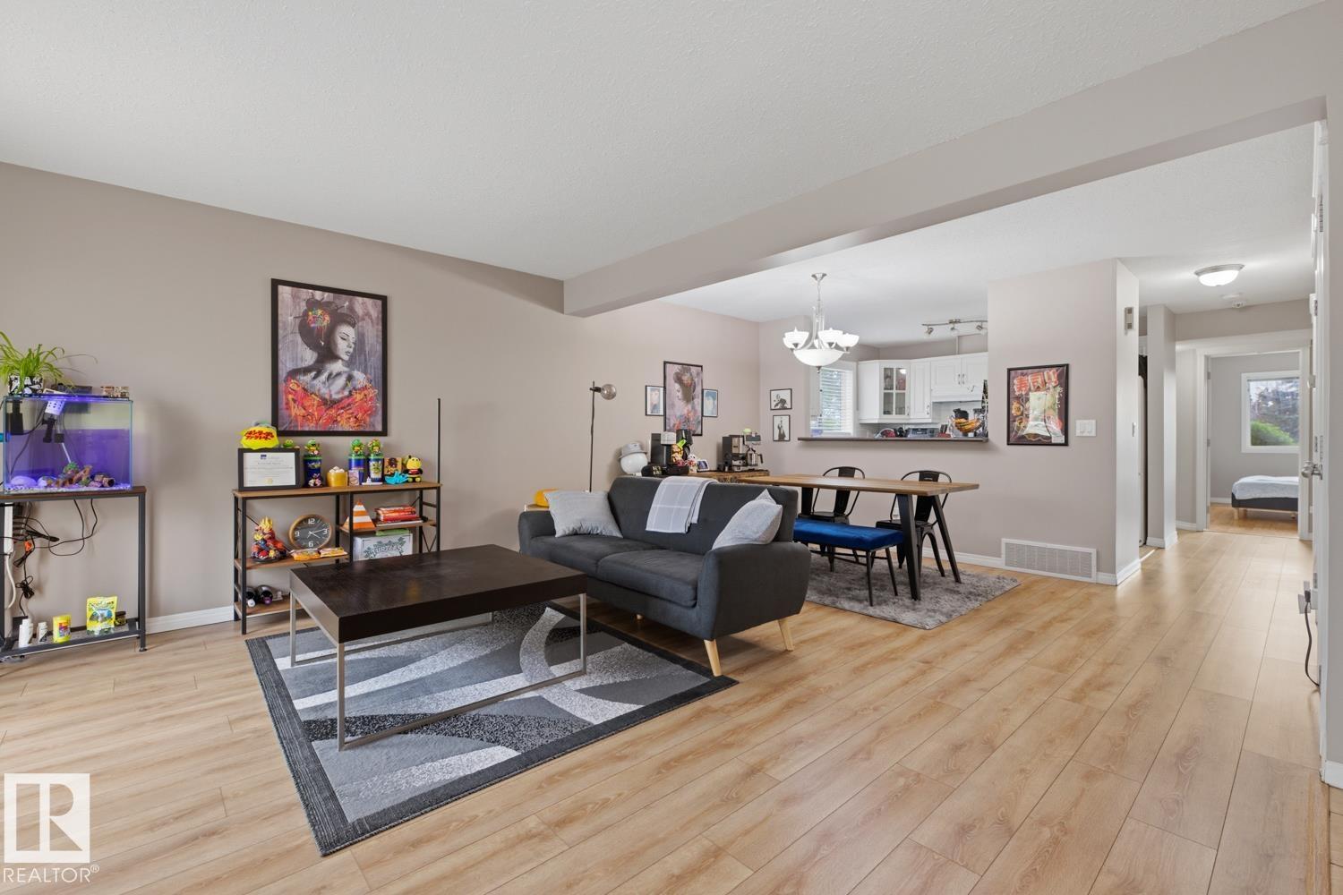 #6 2505 42 ST NW - 7