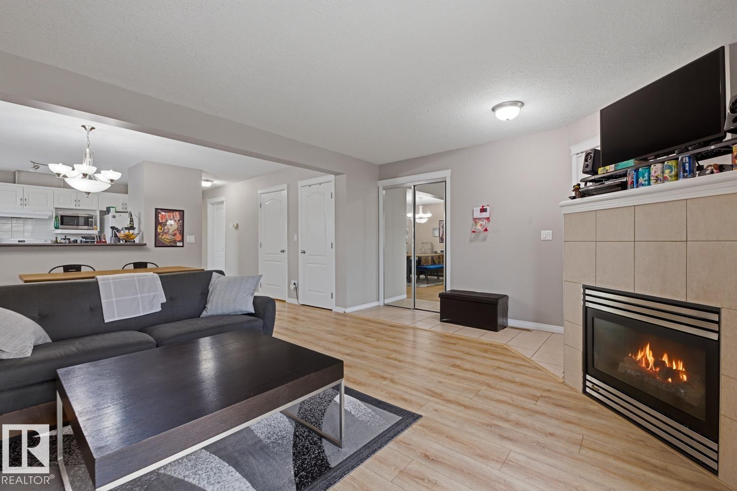 #6 2505 42 ST NW - 8
