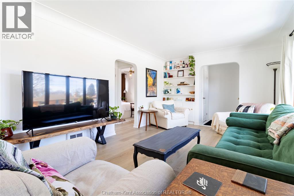 24 SIMONTON DRIVE - 10