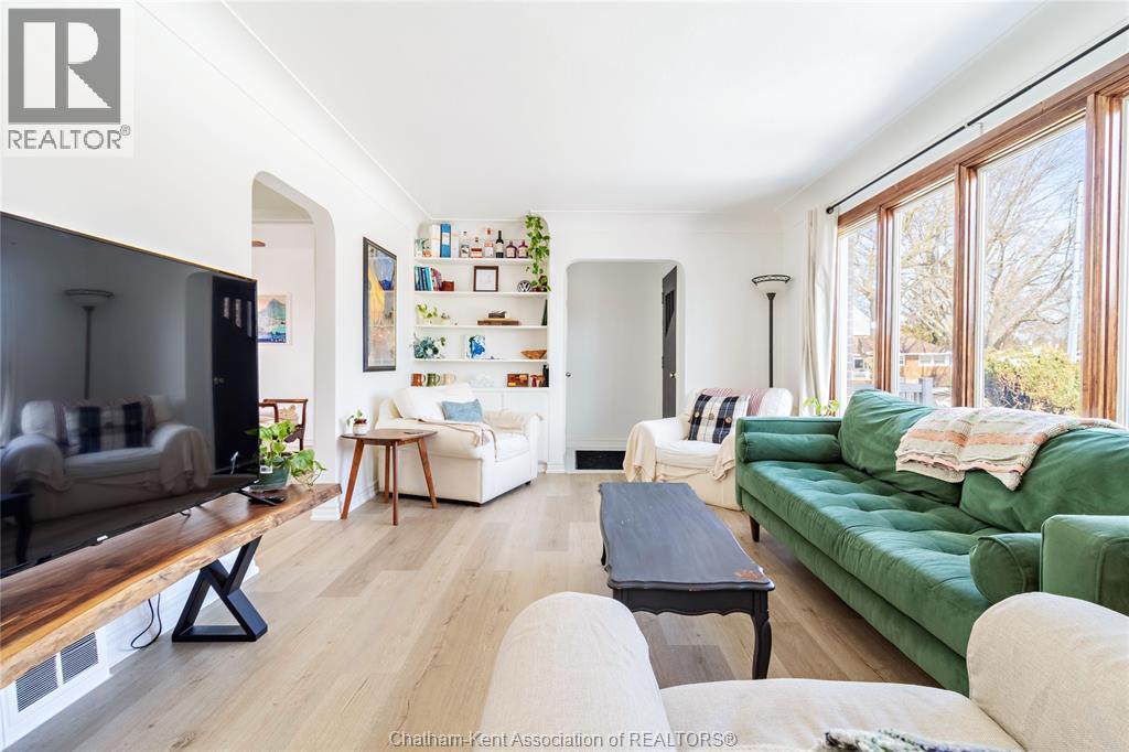 24 SIMONTON DRIVE - 11