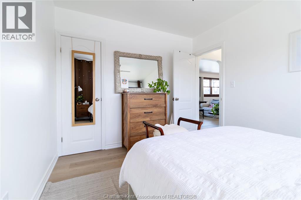 24 SIMONTON DRIVE - 23