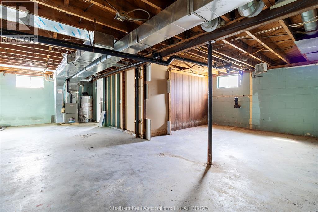 24 SIMONTON DRIVE - 37
