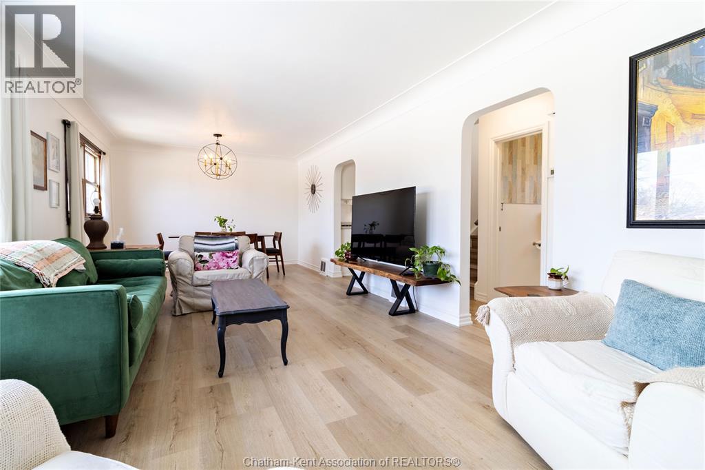 24 SIMONTON DRIVE - 5