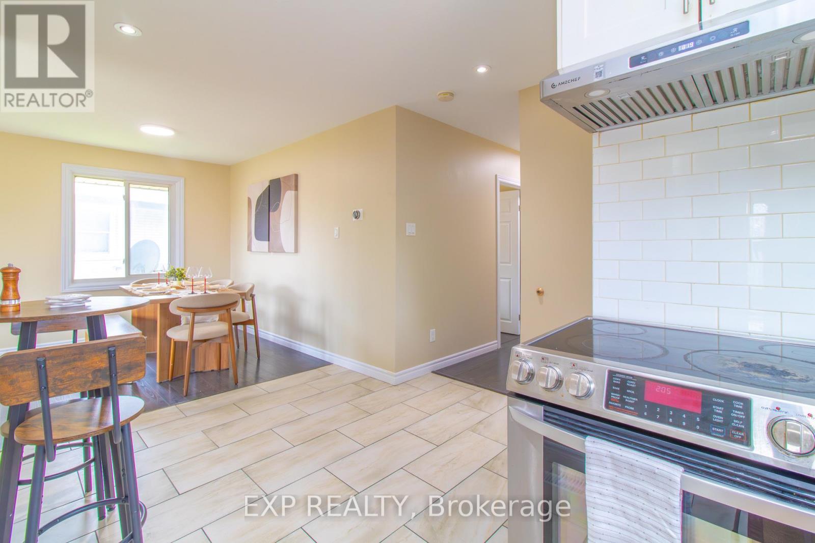 35 HILLSBOROUGH CRESCENT - 15