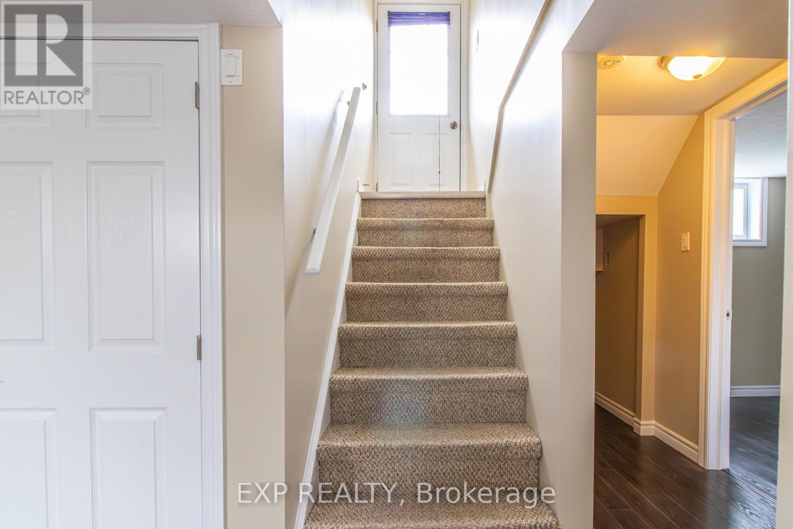 35 HILLSBOROUGH CRESCENT - 26