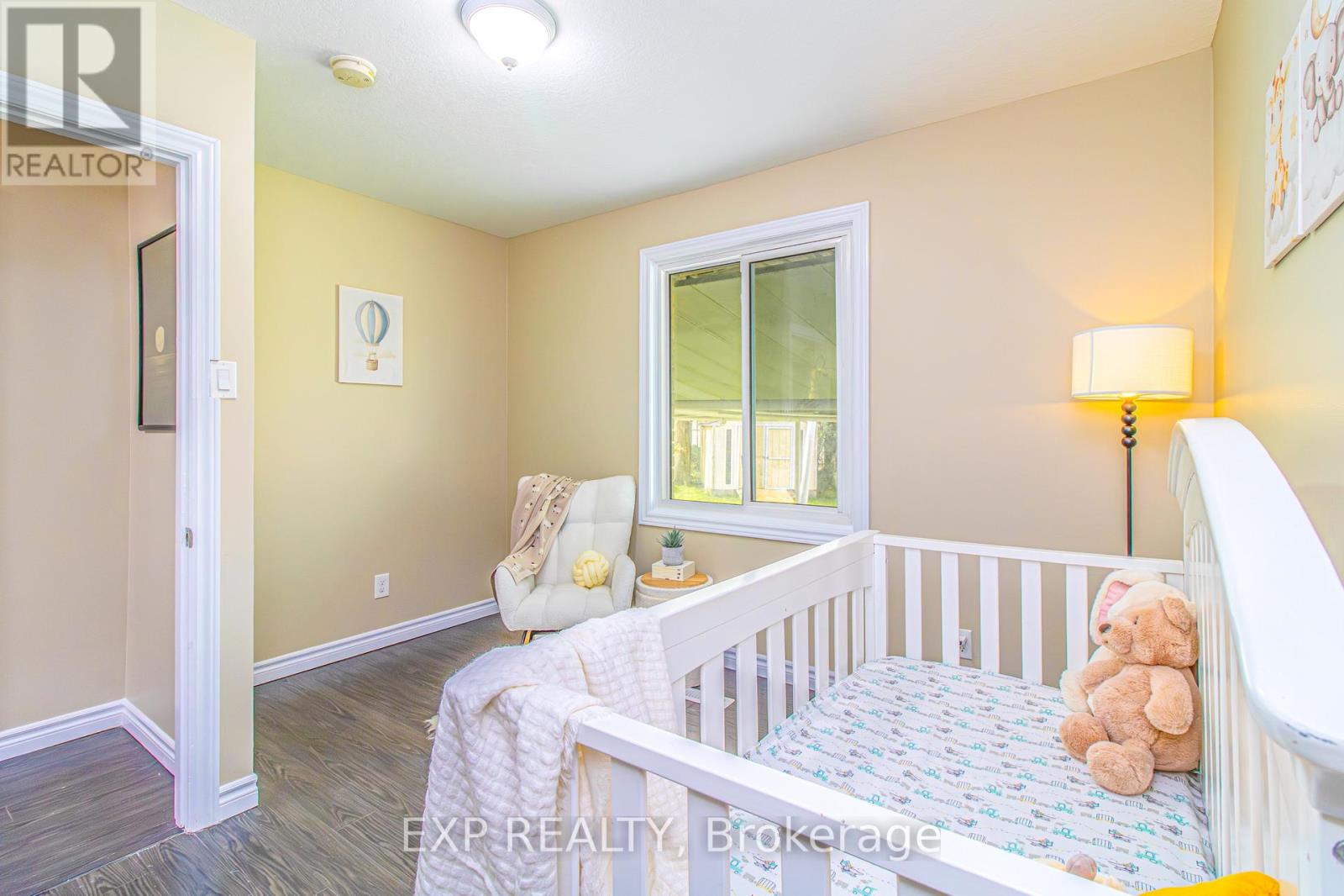 35 HILLSBOROUGH CRESCENT - 22