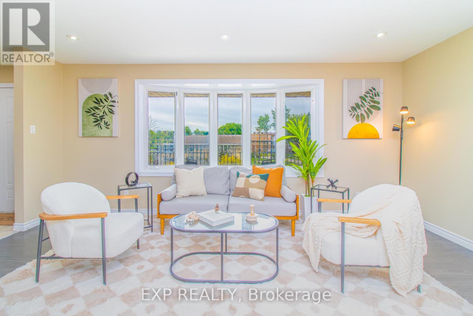 35 HILLSBOROUGH CRESCENT - 8