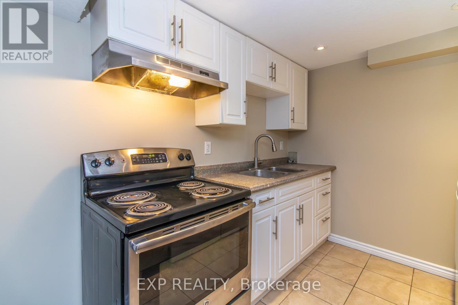 35 HILLSBOROUGH CRESCENT - 30
