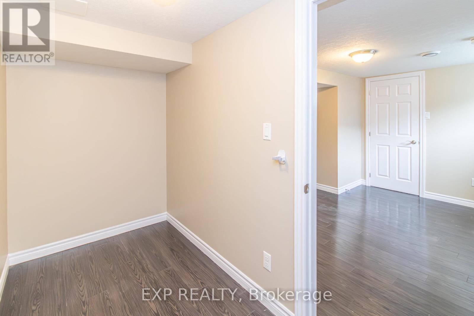35 HILLSBOROUGH CRESCENT - 34