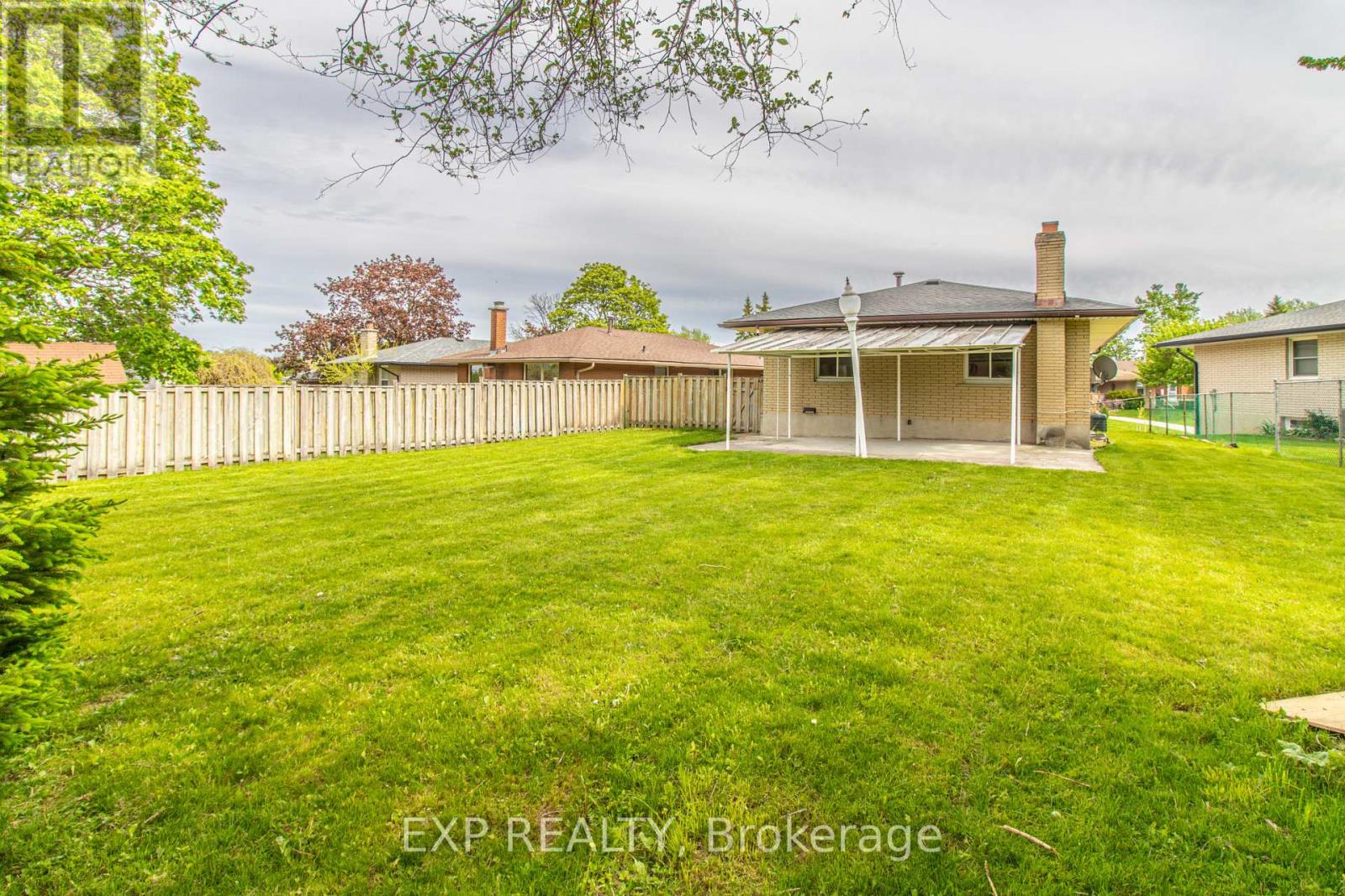 35 HILLSBOROUGH CRESCENT - 38