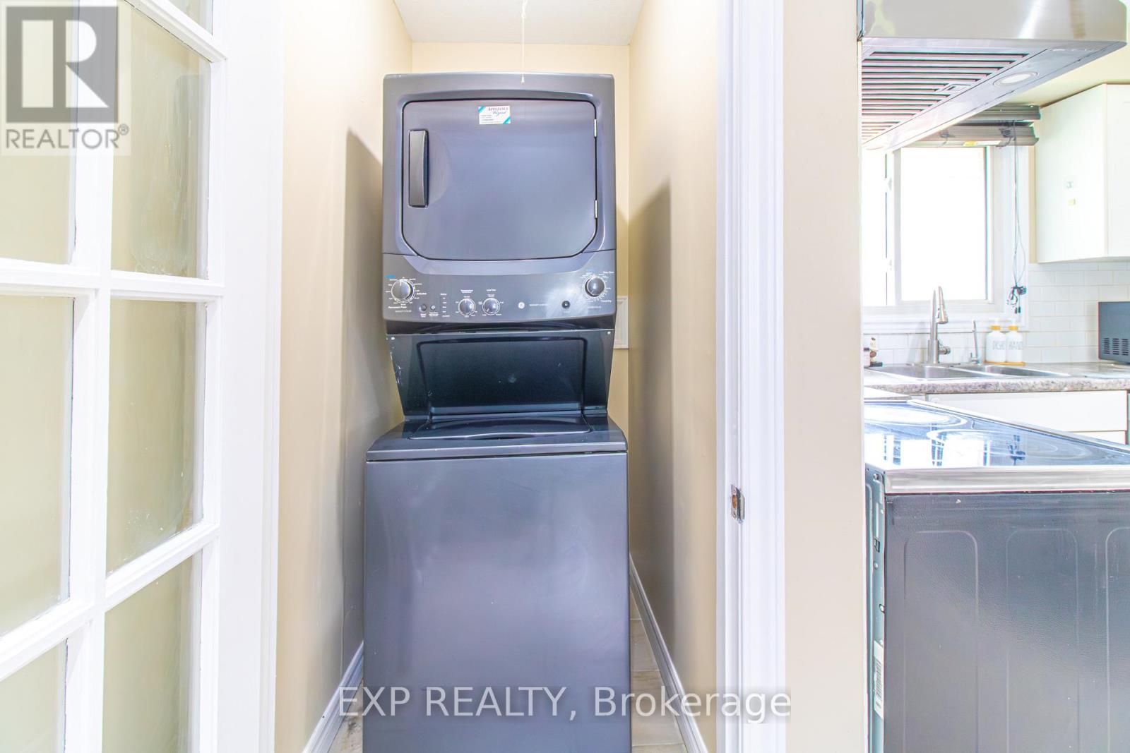 35 HILLSBOROUGH CRESCENT - 24