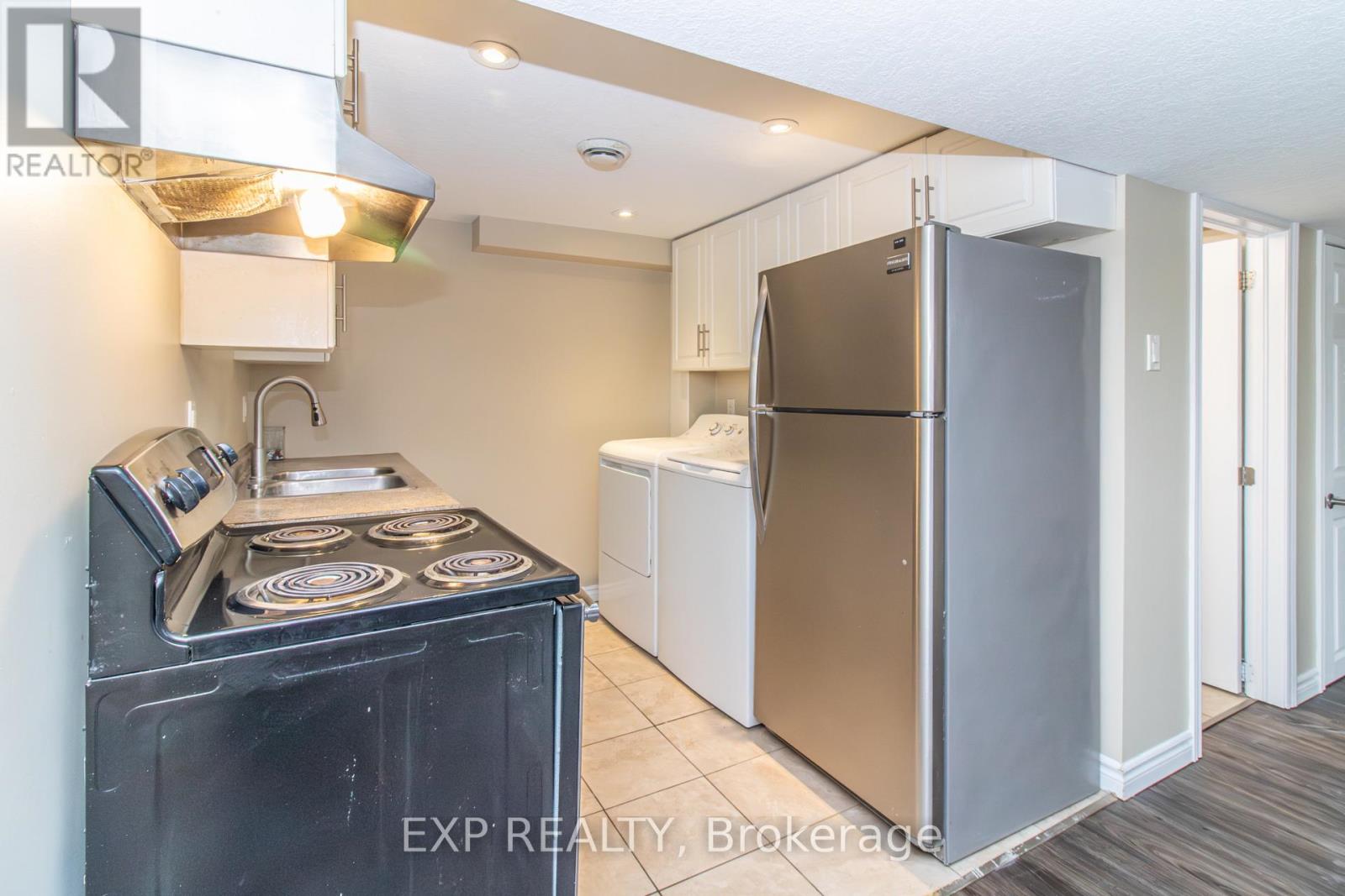 35 HILLSBOROUGH CRESCENT - 29