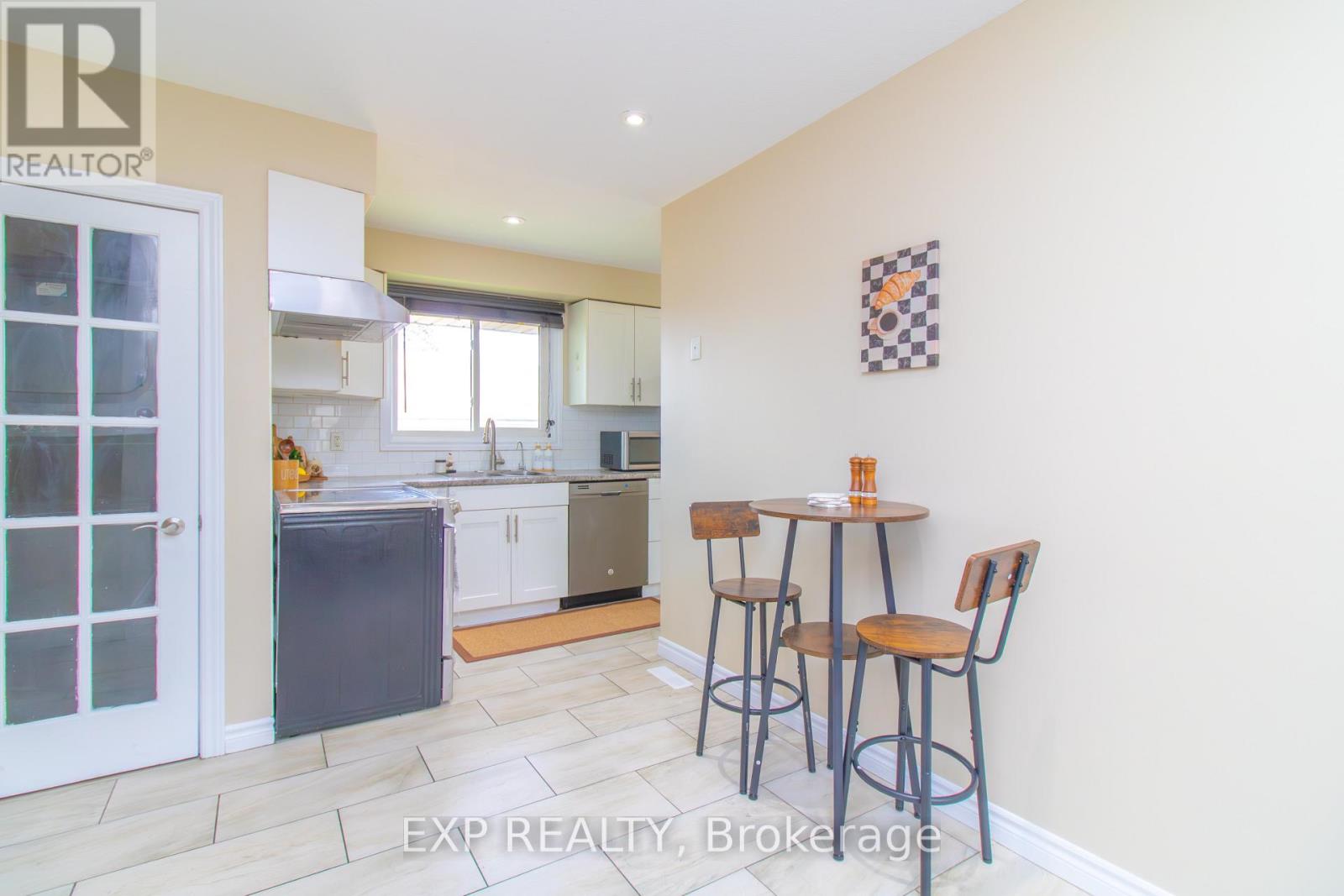 35 HILLSBOROUGH CRESCENT - 14