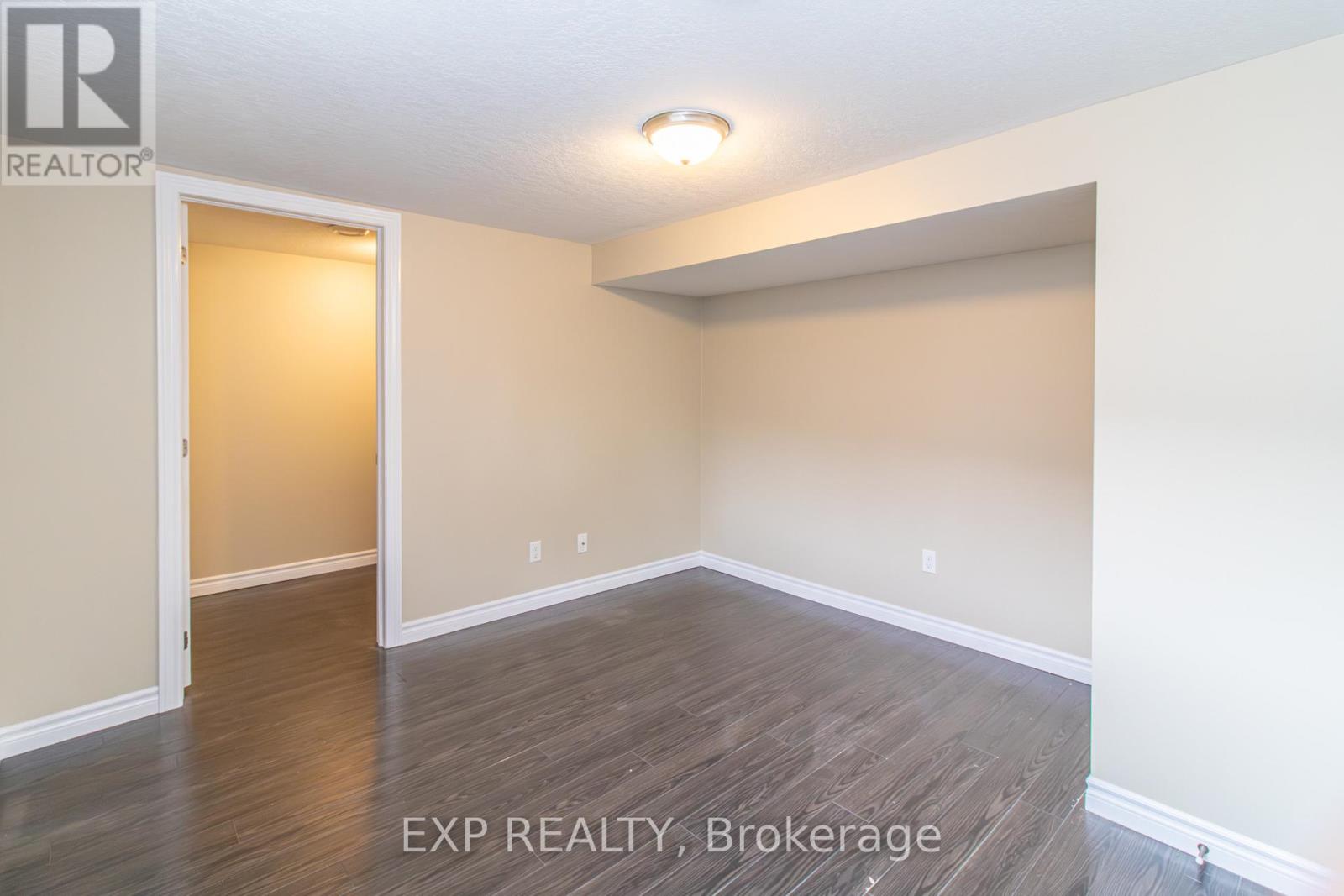 35 HILLSBOROUGH CRESCENT - 32
