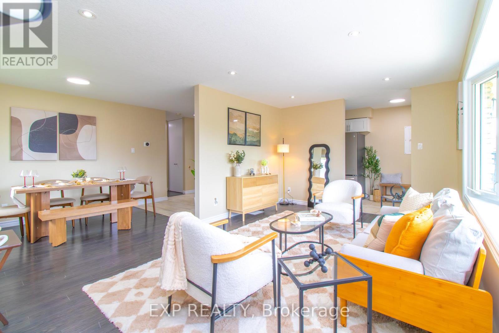35 HILLSBOROUGH CRESCENT - 6