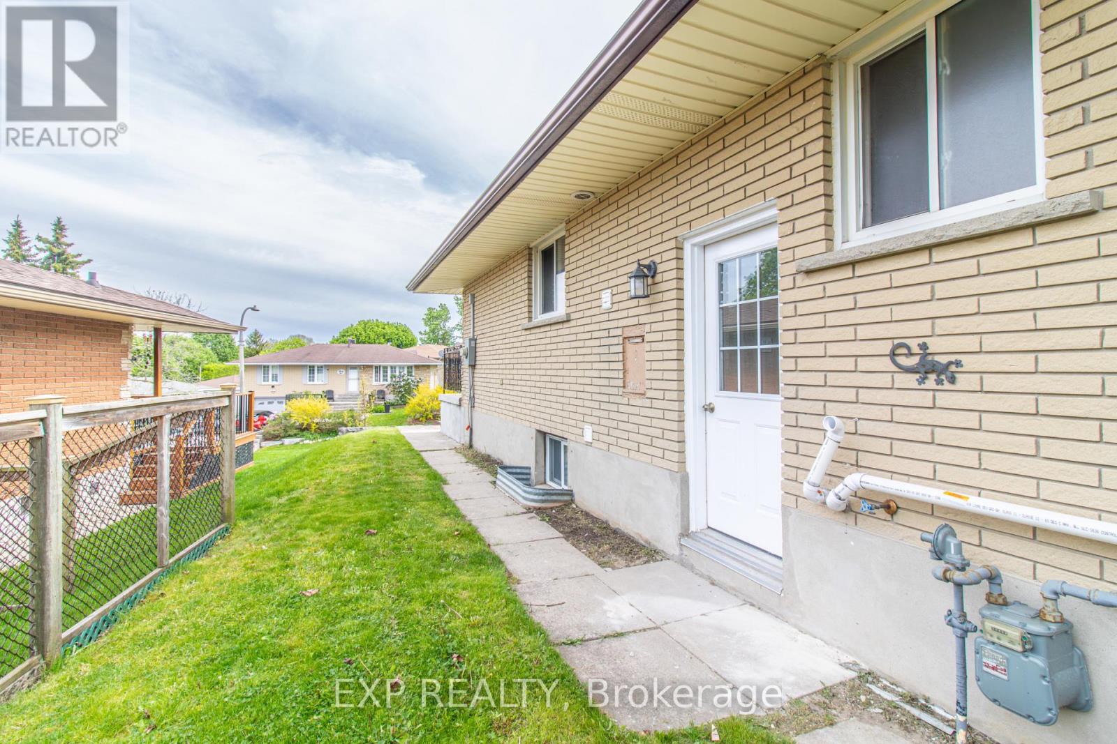 35 HILLSBOROUGH CRESCENT - 25