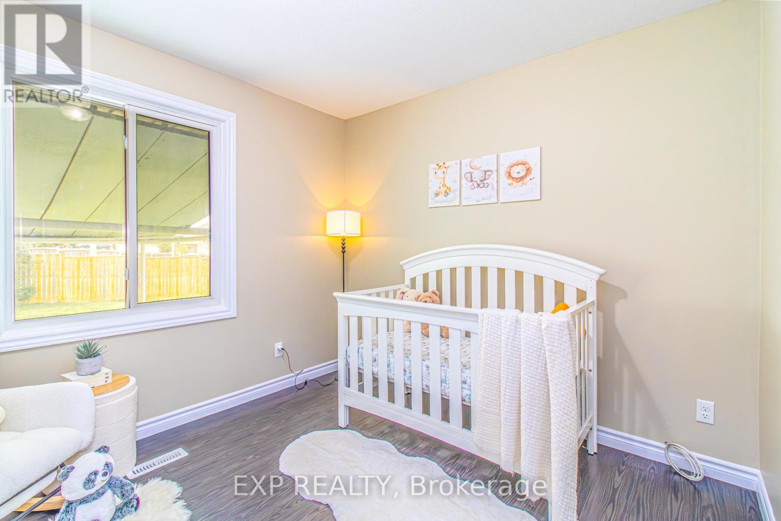 35 HILLSBOROUGH CRESCENT - 21