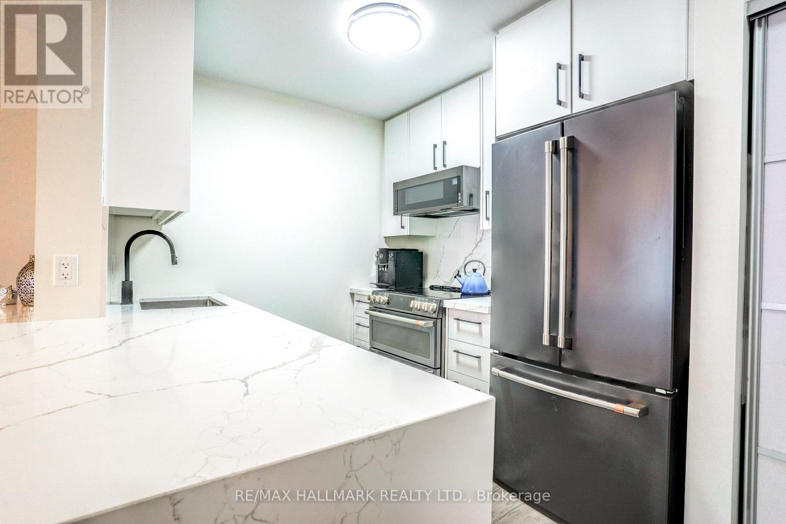 #630 35 SARANAC BOULEVARD - 8